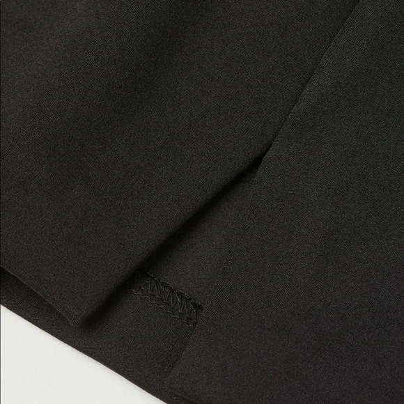 NWT H&M High-Rise Black Mini Skirt - Picture 3 of 4